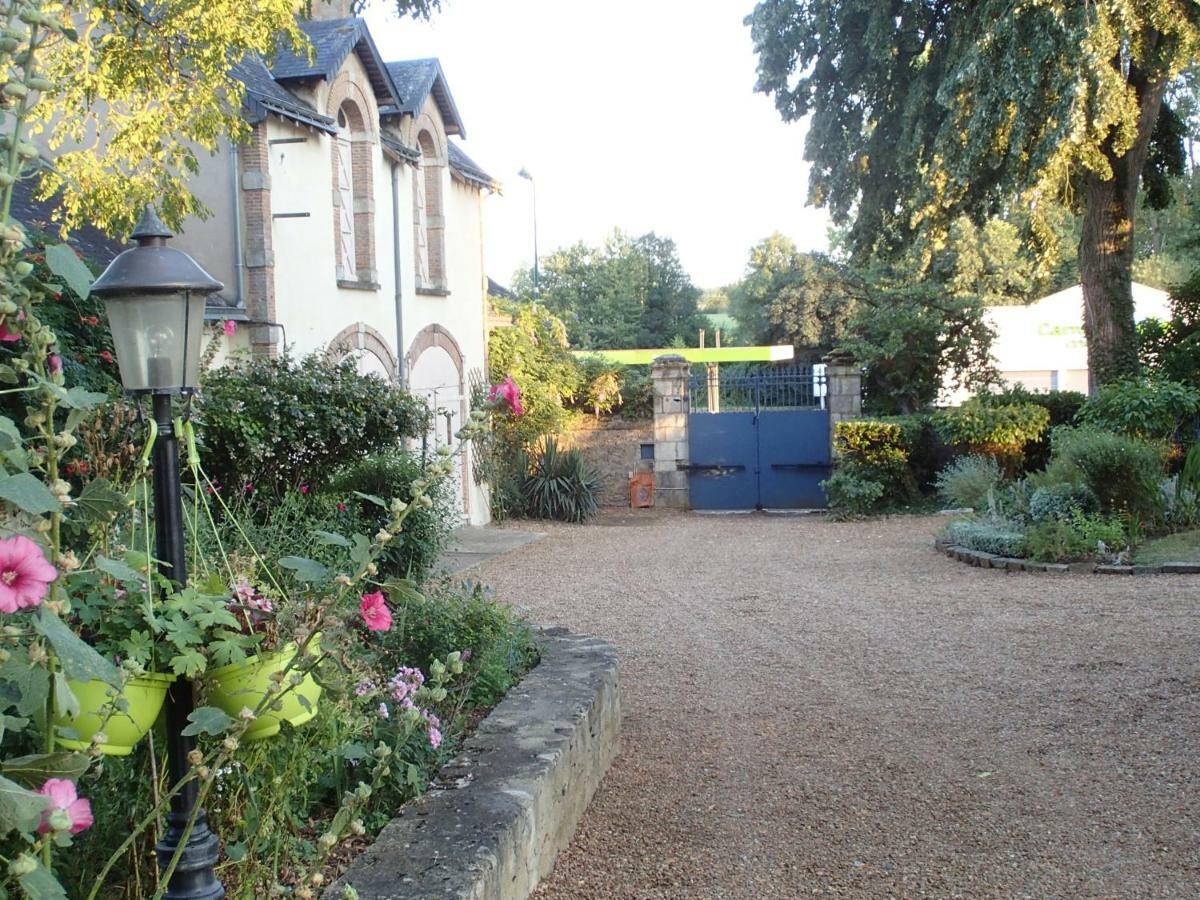 Loué France Petit Chateau מראה חיצוני תמונה